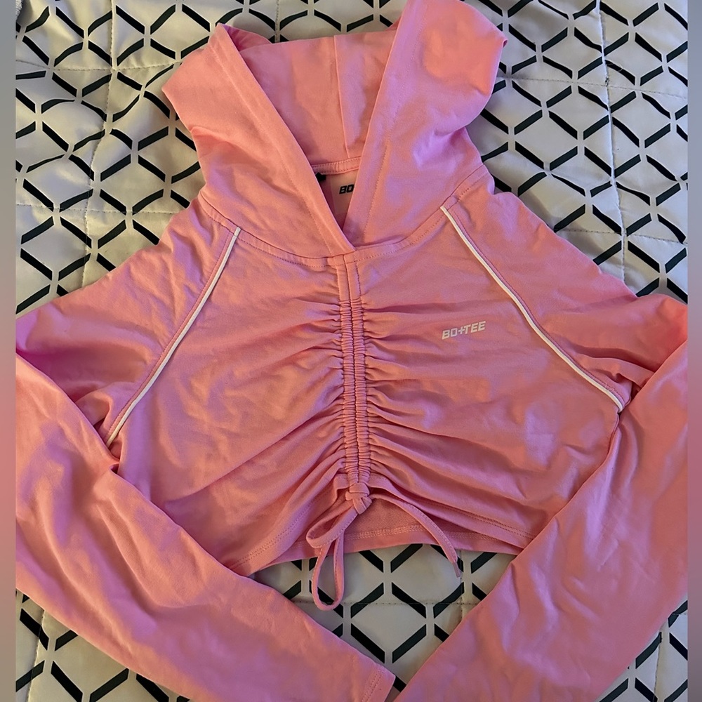 Bo and Tee ruched cropped long sleeve